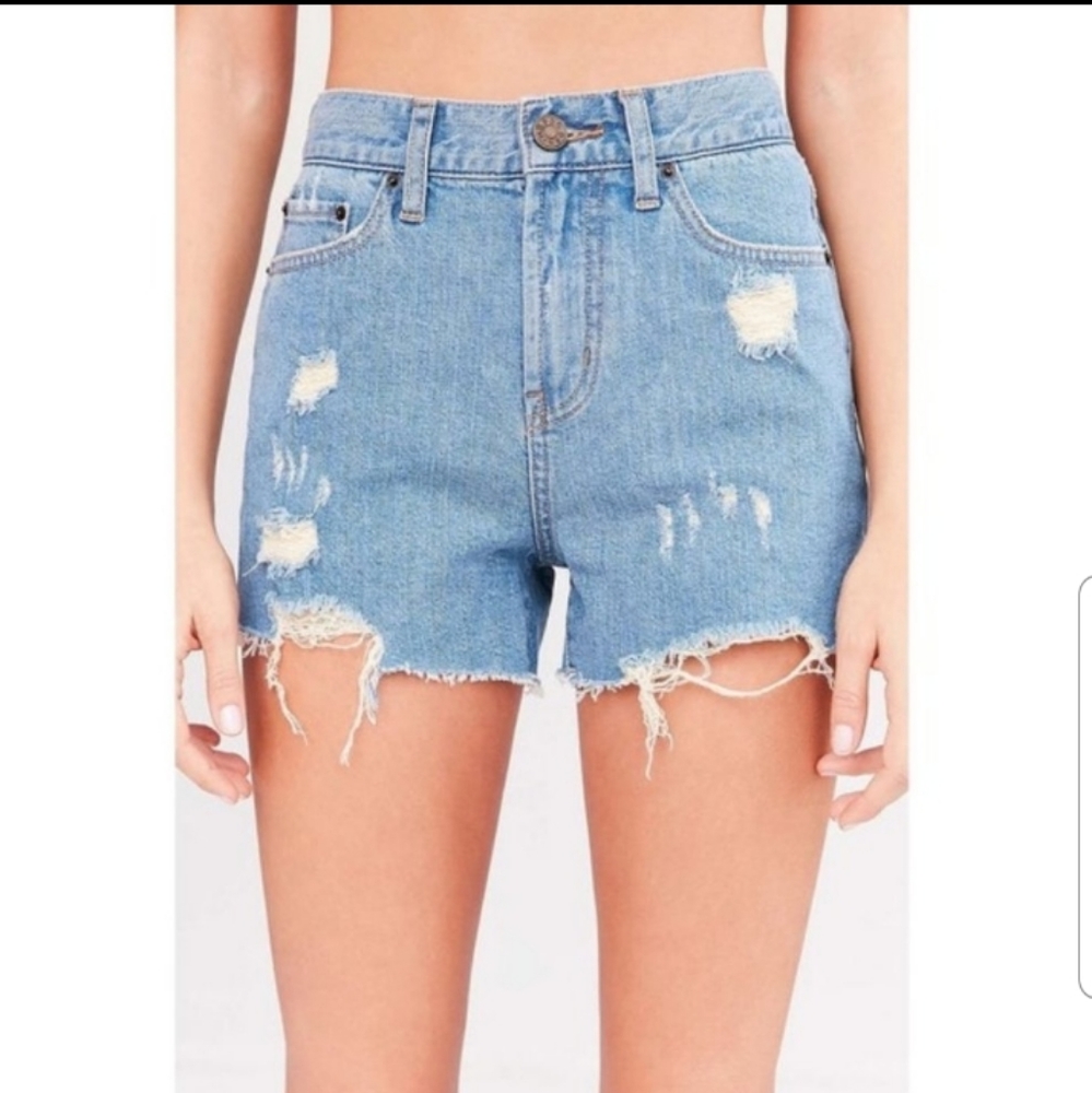 UO BDG Girlfriend High Rise Denim Shorts 27